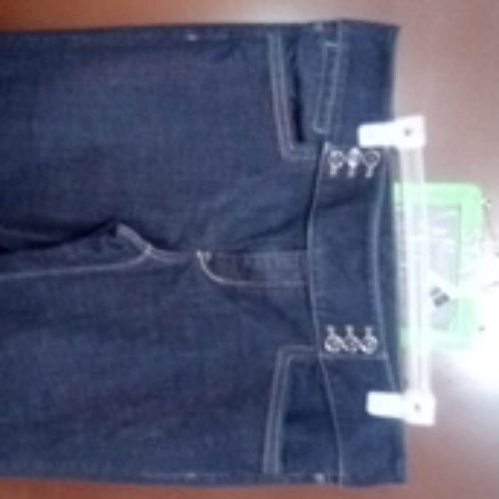 White House Black market Blanc trouser leg